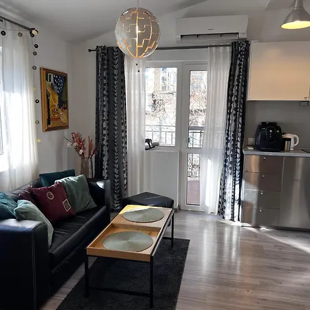 Апартаменты The Yellow House In *