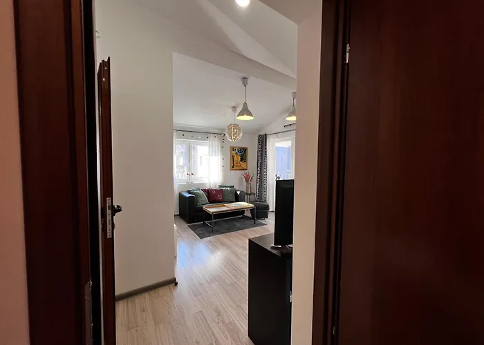 דירה The Yellow House In *