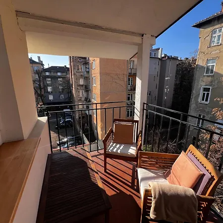 The Yellow House In شقة *